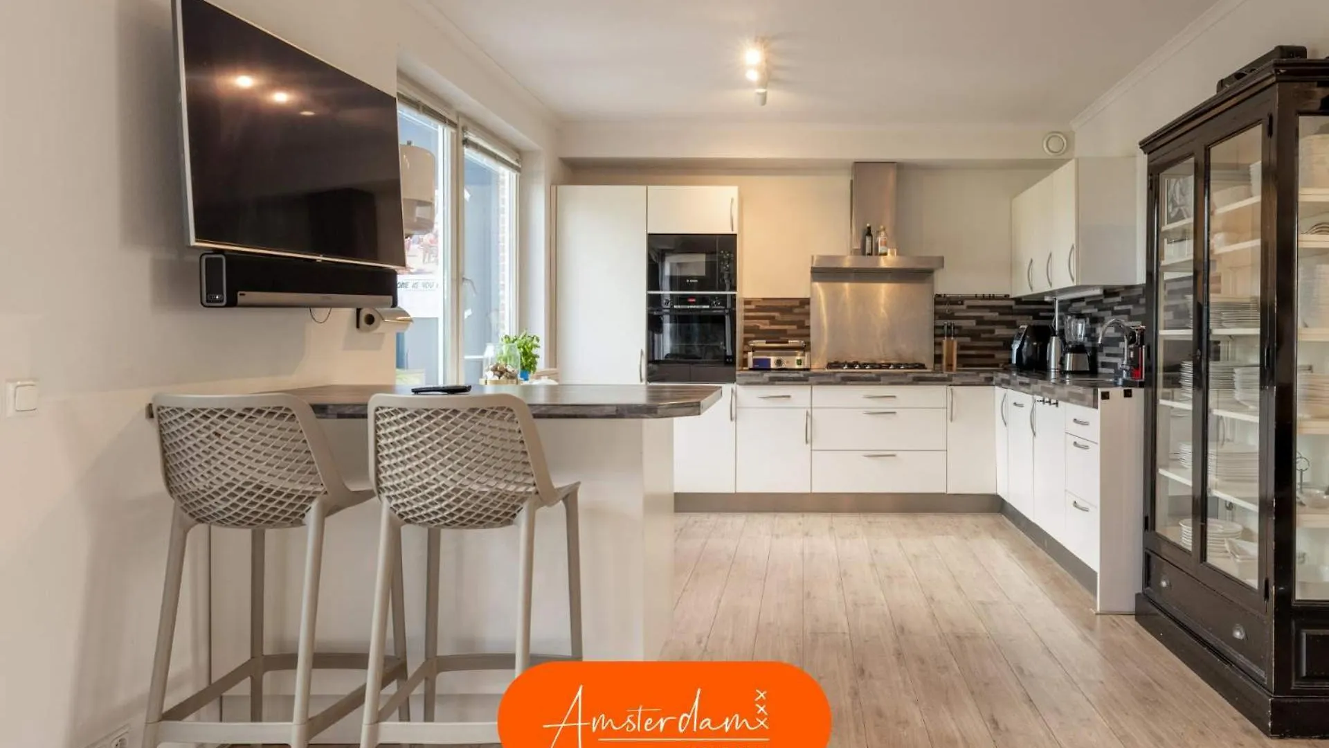 Amsterdam Group Stay - Jacuzzi, Sauna & Cinema Zwanenburg Dom wakacyjny