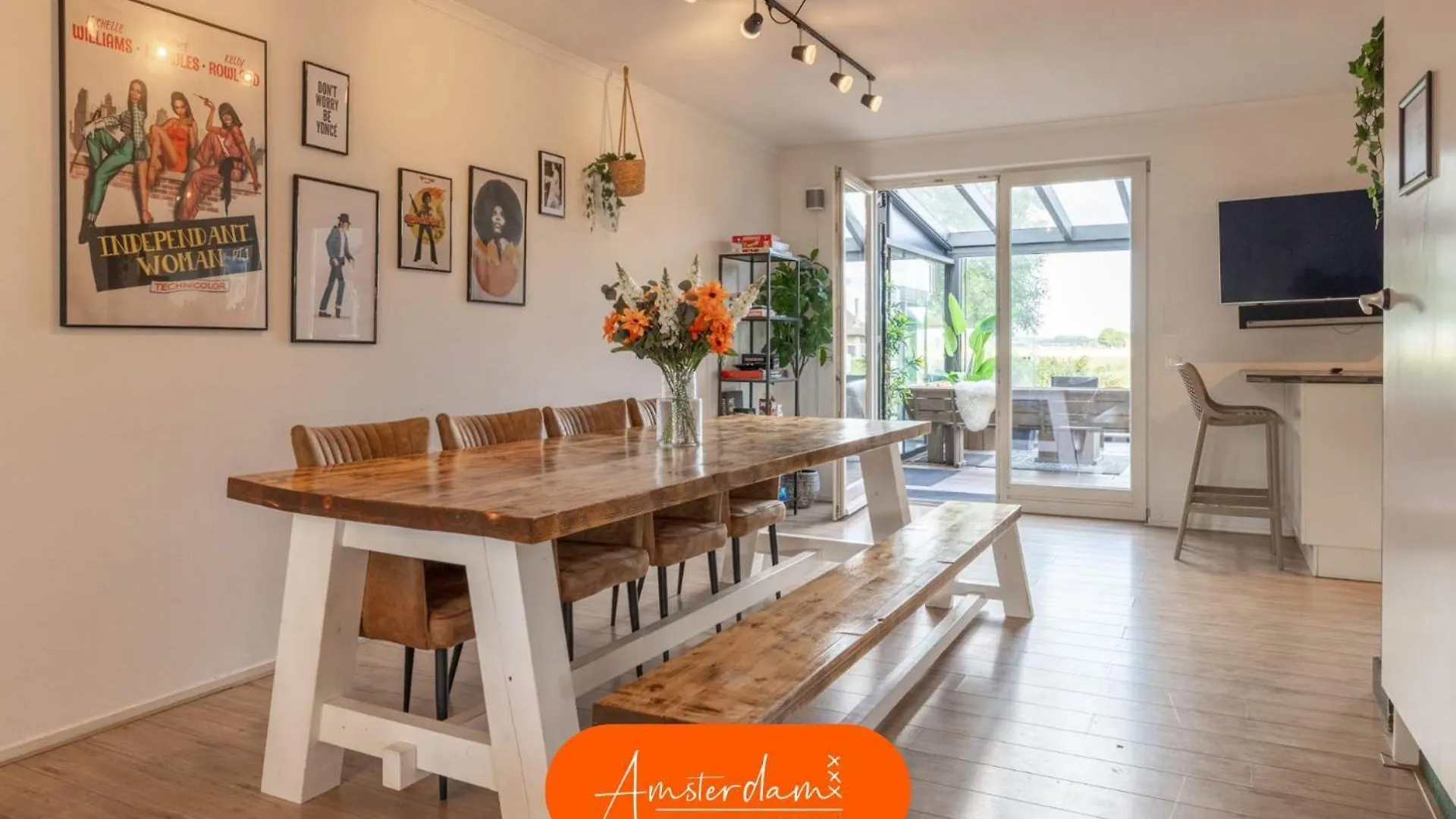 Amsterdam Group Stay - Jacuzzi, Sauna & Cinema Zwanenburg 0*,  Holandia